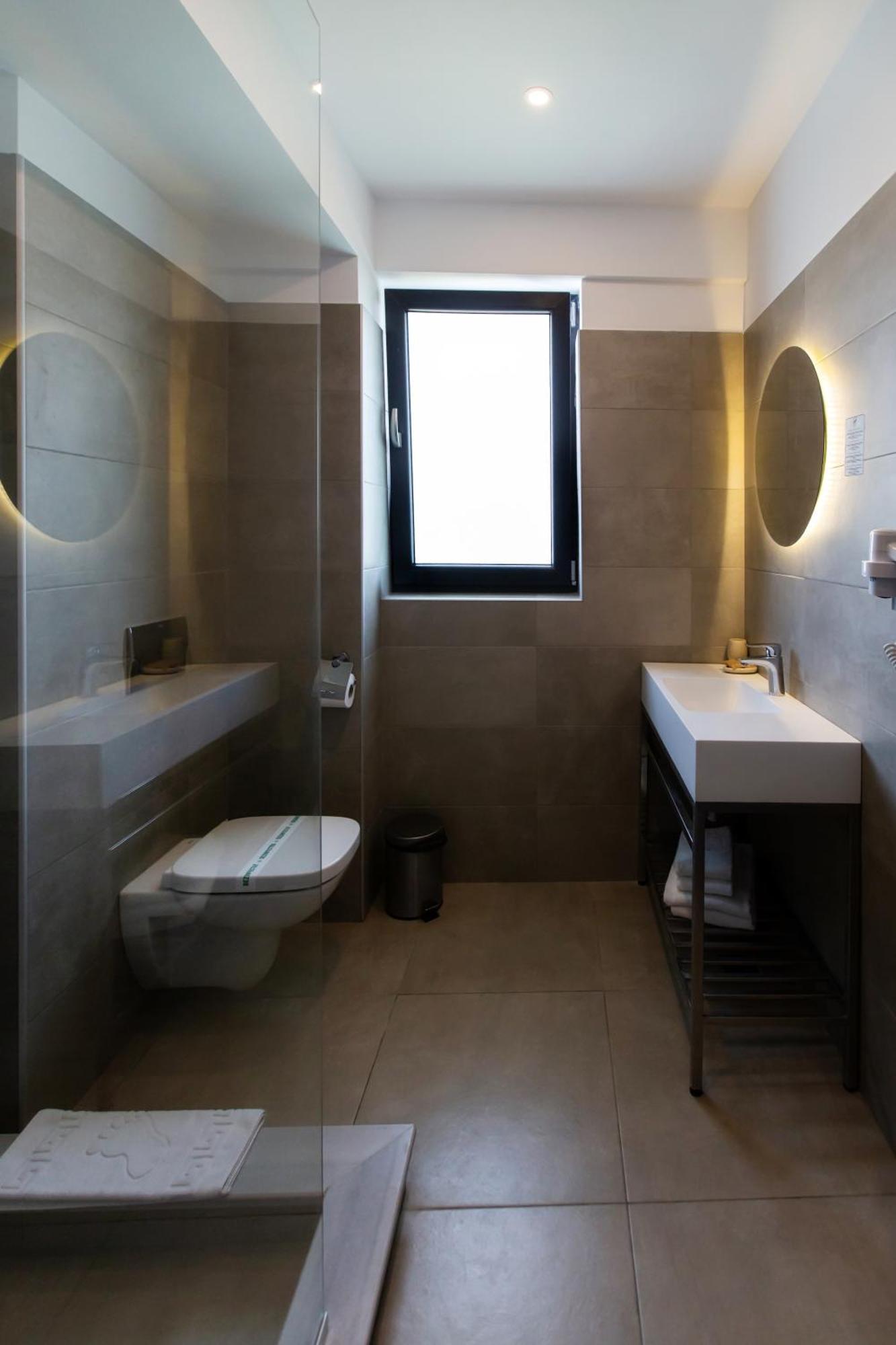 King Room,1773463926:JPEG