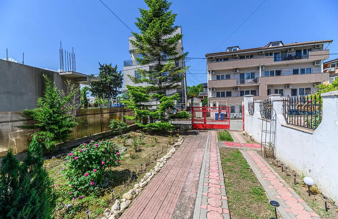 Casa Cu Obloane Rosii By Cochilia - parcare Privata, Aproape de plaja-1