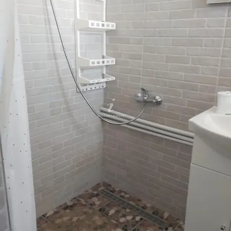 Cazare Garsoniere Four Studious Eforie Nord - baie proprie, bucătărie comună, etaj 4-3