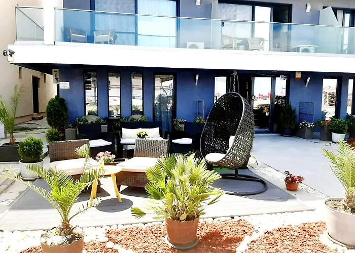 Ryanna Beach Pe Plaja Belona