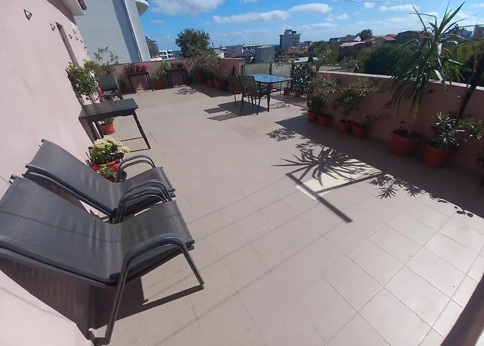 Cazare Garsoniere Four Studious Eforie Nord - baie proprie, bucătărie comună, etaj 4