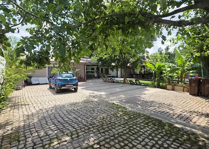 Casa inflorita camere