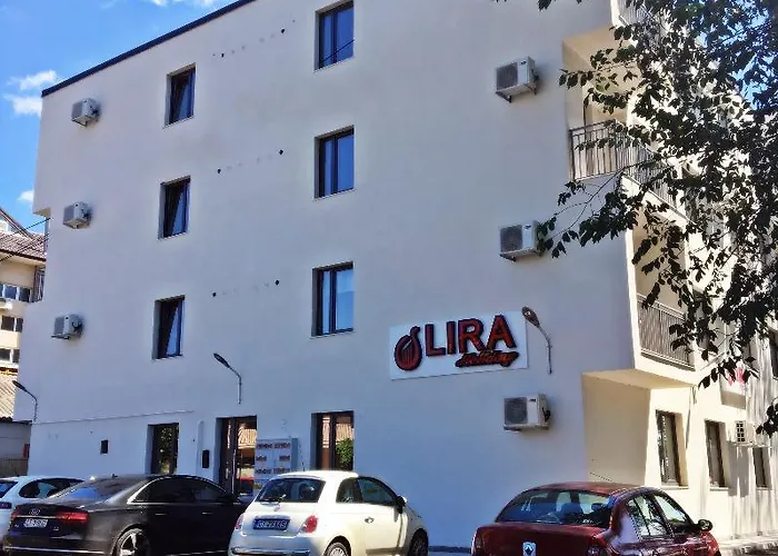 Lira Holiday
